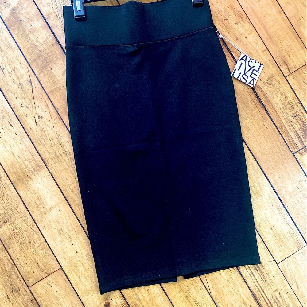 Black Pin Skirt 🖤